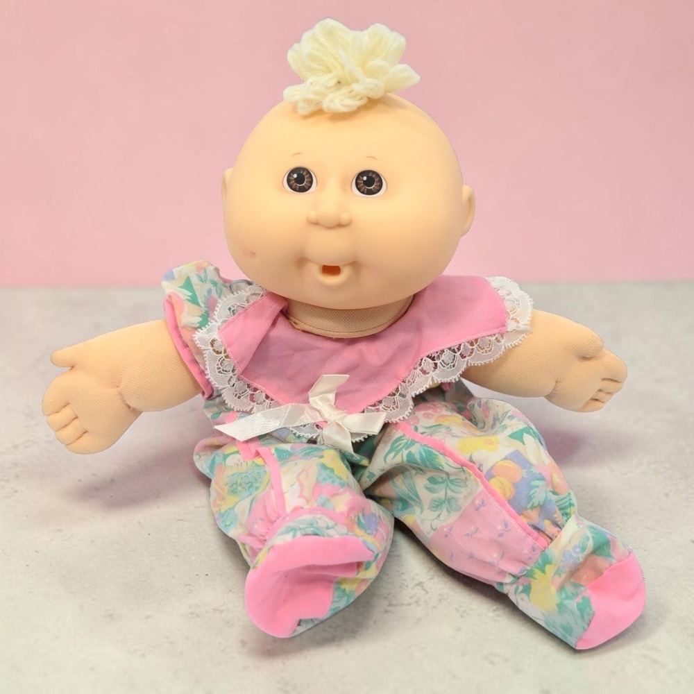 VTG Cabbage Patch Kids Hasbro 1st Edition Doll Blonde Tuft Floral Jumpsuit 1990